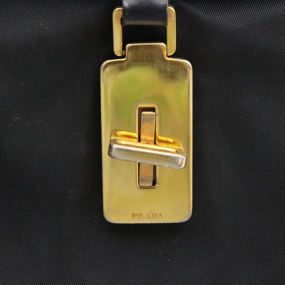 Pre-Owned Prada Nylon Tessuto Shoulder Messenger Bag in Black with Gold Hardware - Picture 7 of 15